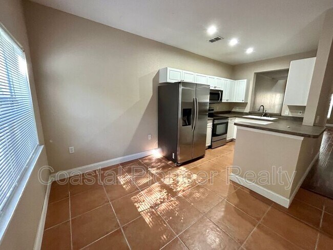 Building Photo - 6211 Ashbury Palms Dr