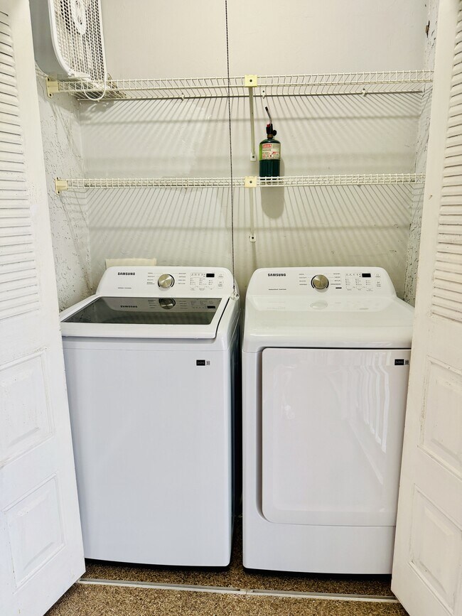 Building Photo - 2750 Kings Lake Blvd