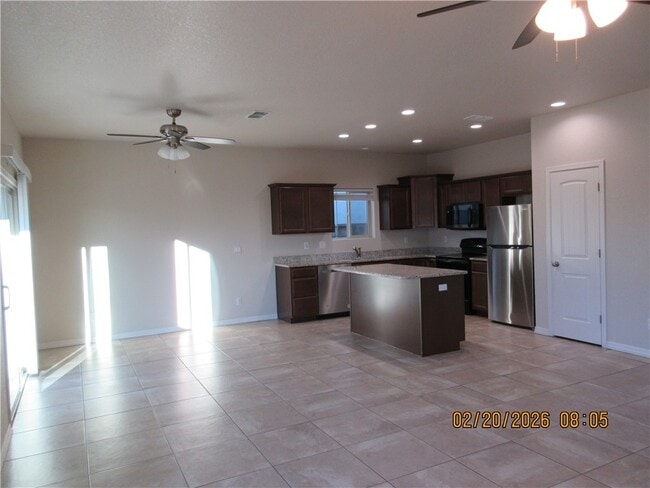 Building Photo - 2118 Gene Autry Dr