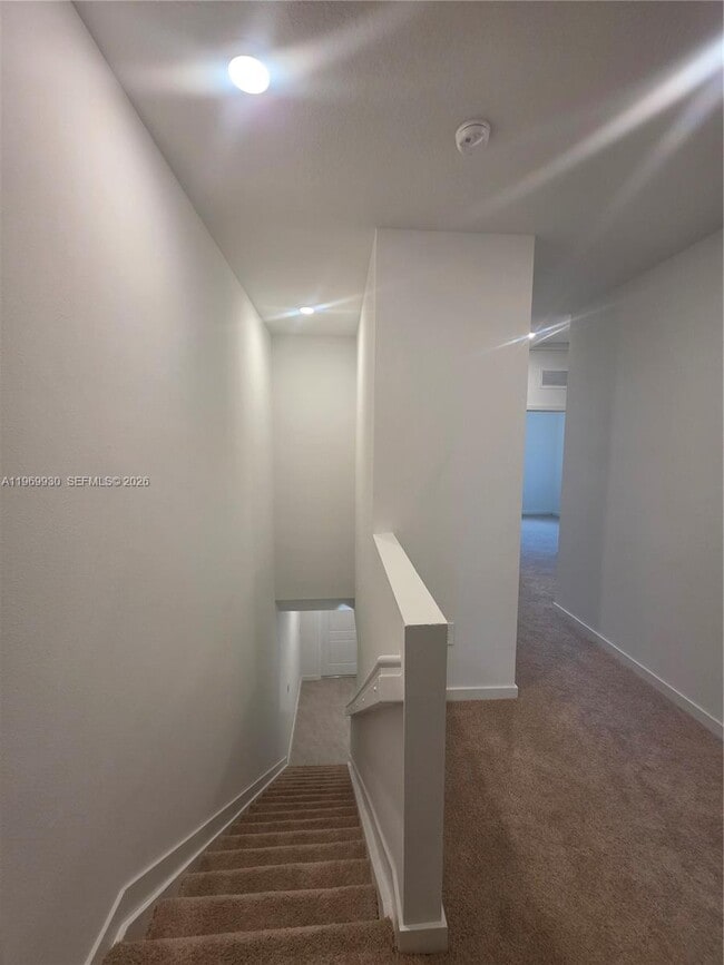 Building Photo - 1114 SW 9th Ave