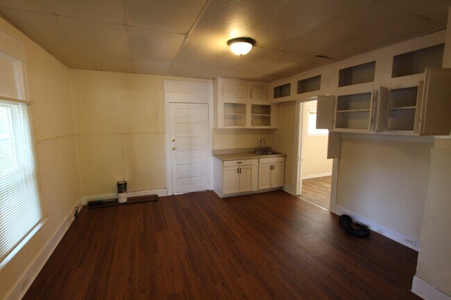 Building Photo - 232 Columbia Ave