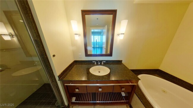 Building Photo - 2700 S Las Vegas Blvd