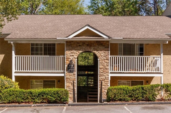 Building Photo - 3005 Seven Pines Ln