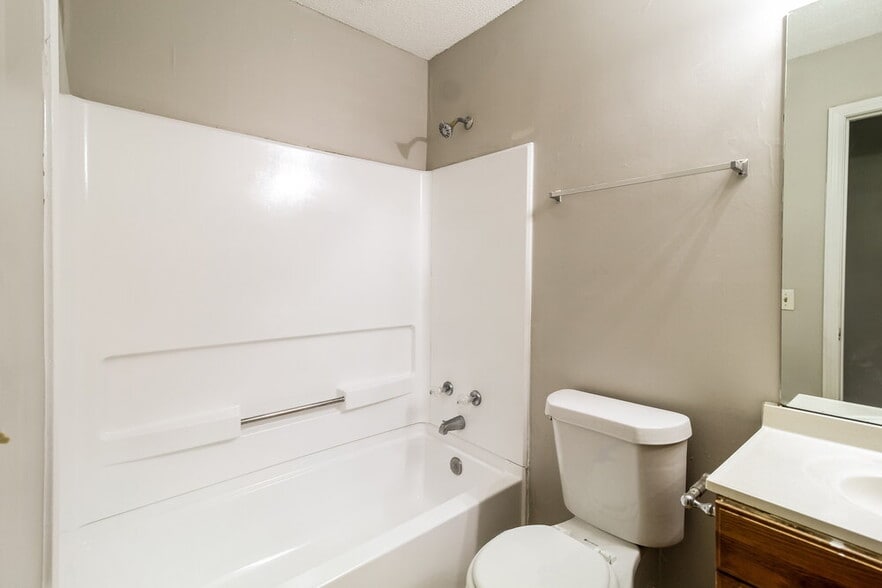 Building Photo - 6229 Creekford Ln