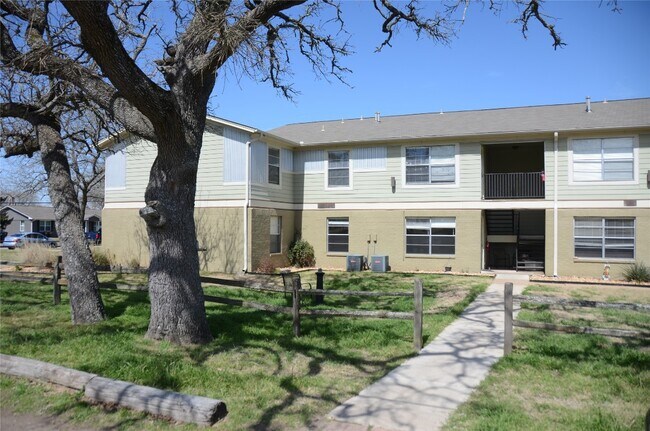 Building Photo - 448 N Joekel Ave