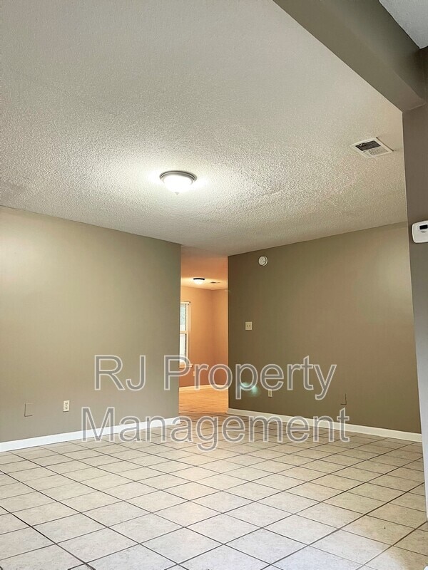 Building Photo - 4615 Addington Dr