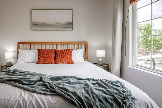 Building Photo - 344 Cajetan St