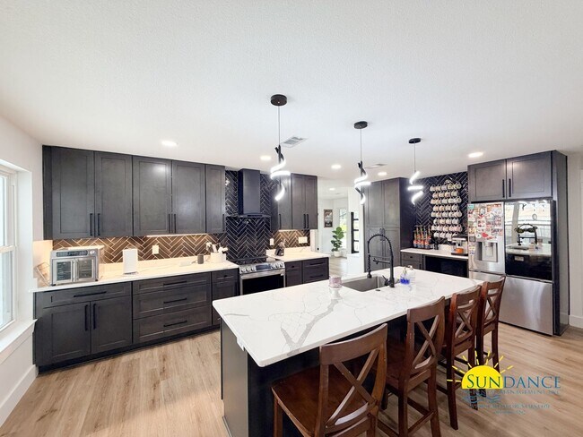 Building Photo - Custom 4BR Pool Home in Kenwood with Bonus Room & Private Backyard!