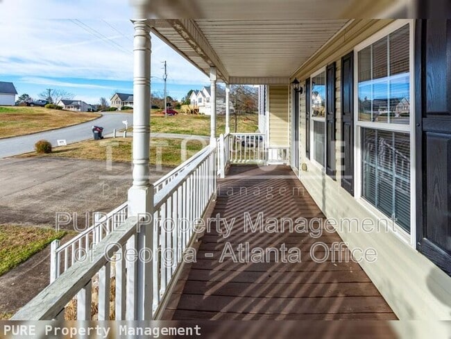 Building Photo - 177 Majesty Dr