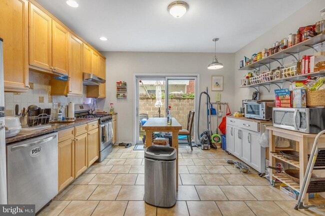Primary Photo - 1202 Gerritt St