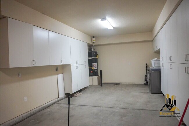Building Photo - 2297 Big Creek Way
