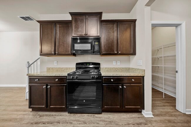 Building Photo - 232 Bobbie Way