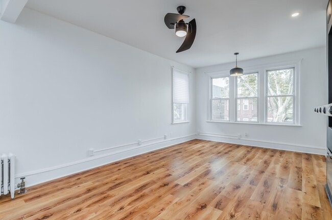 Building Photo - 324 Stegman Pkwy