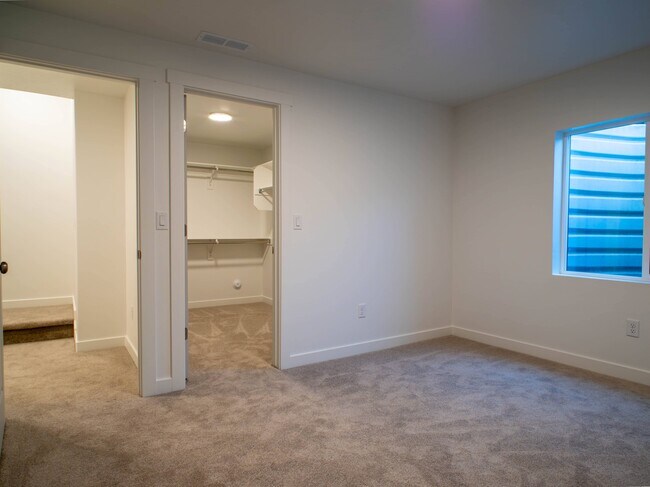 Building Photo - 3545 Hardman Way