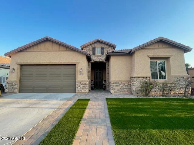 Building Photo - 1911 E Horseshoe Dr