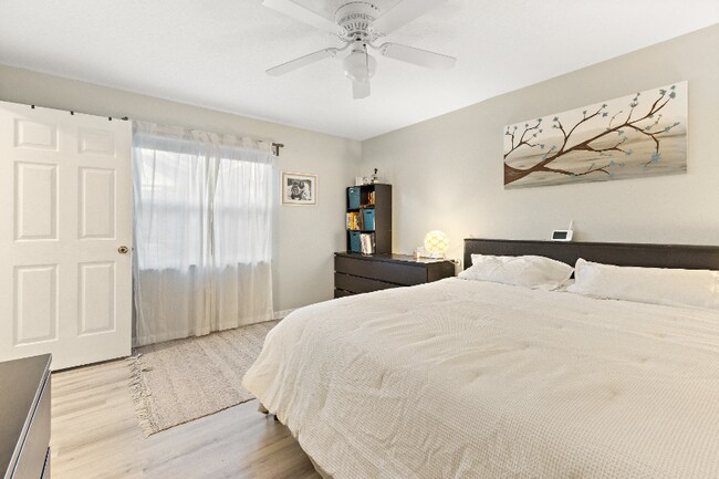 Building Photo - 2989 Poplar Ave