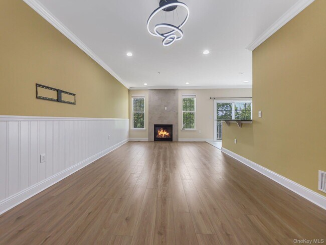 Building Photo - 1115 Balsam Dr