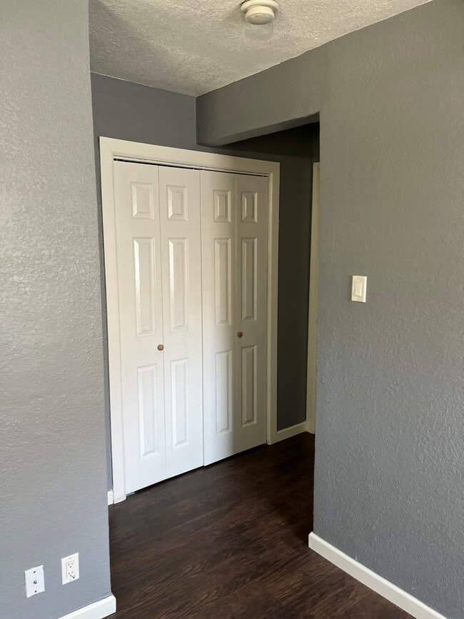 Building Photo - 2129 Brookshire St