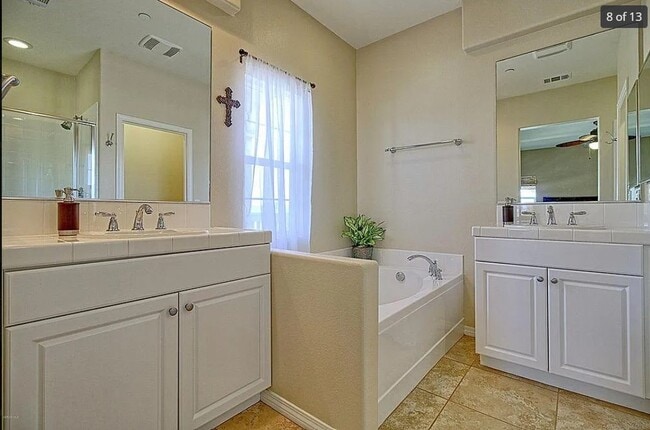Building Photo - 704 Owens River Dr