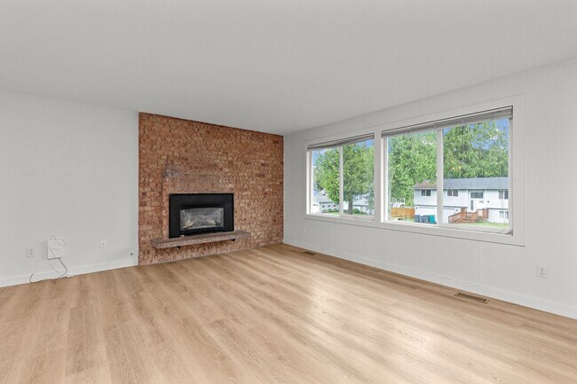 Building Photo - 4Bd Bothell Home!
