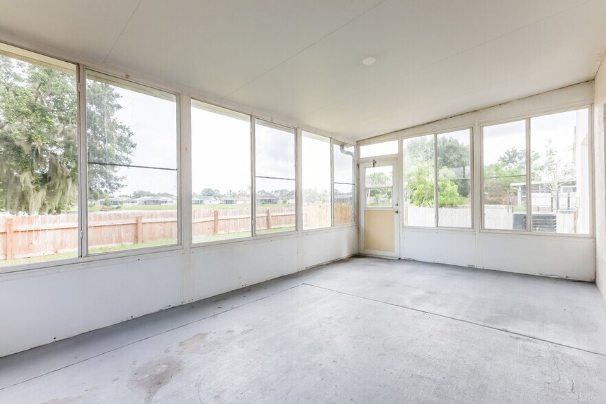 Building Photo - 22715 St Thomas Cir