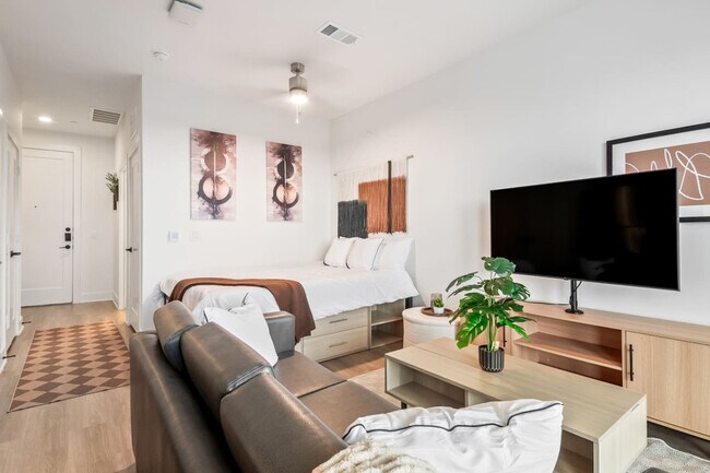 Primary Photo - 701 Richmond Ave.