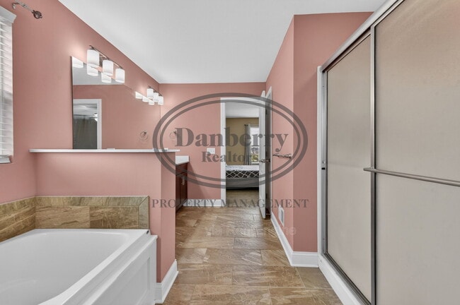 Building Photo - 24989 Reddington Ct
