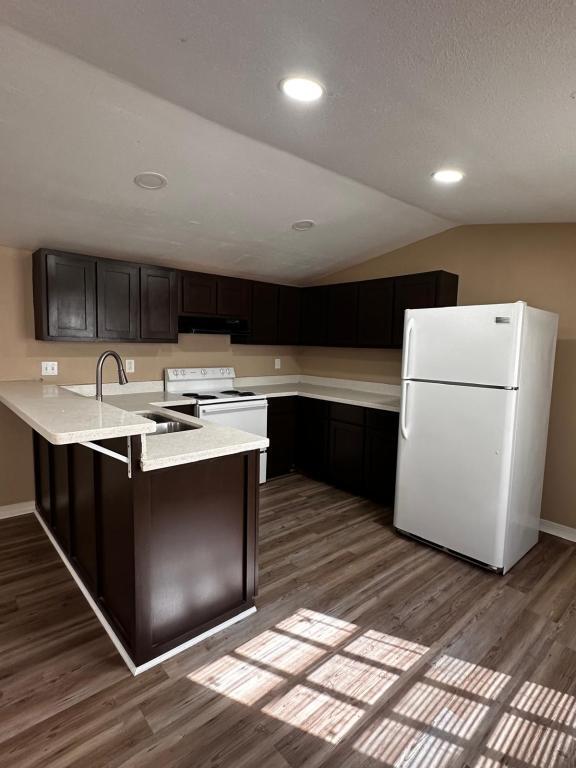 Building Photo - 300 S 1st St