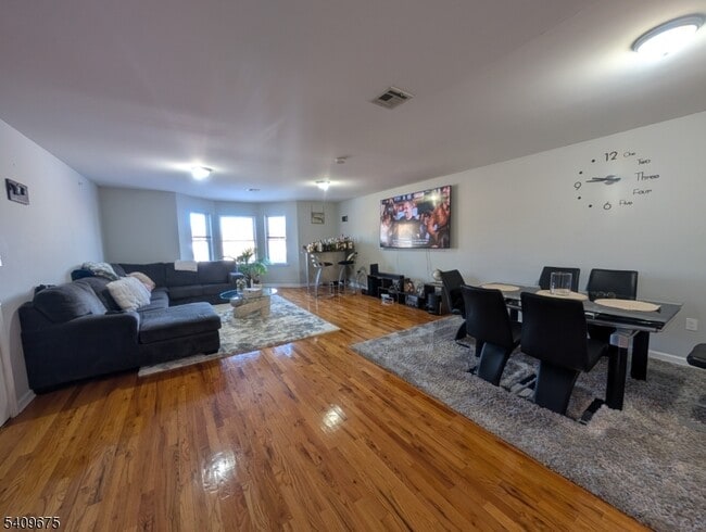 Building Photo - 14 Hunter St