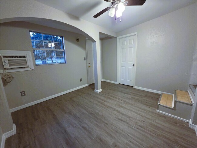 Building Photo - 14900 Porter St