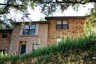 Building Photo - 142 Windmill Dr