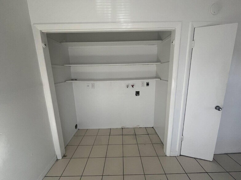 Building Photo - 1304 53rd Ave W