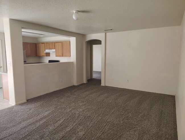 Building Photo - COMING SOON- 3 Bed 2 Bath aprox 1183 Sq Ft Unser and Northern