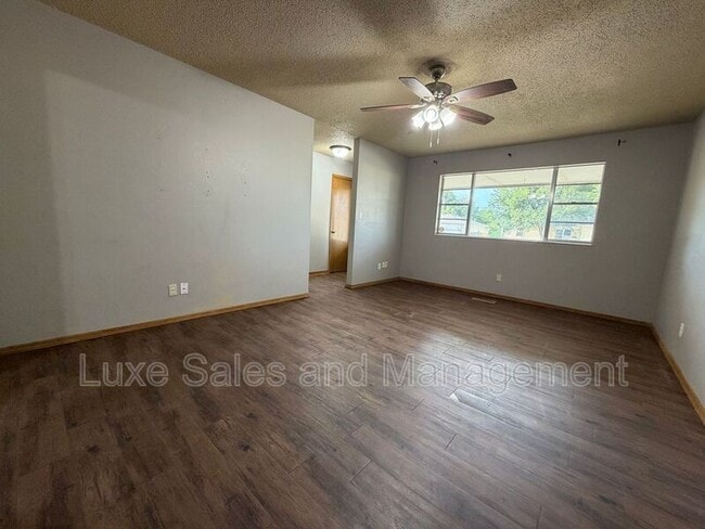 Building Photo - 12 Shirley Ln