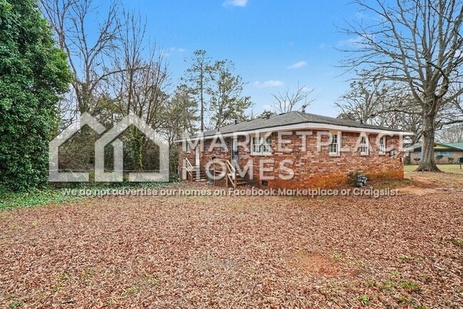 Building Photo - 5713 Alabama St SW