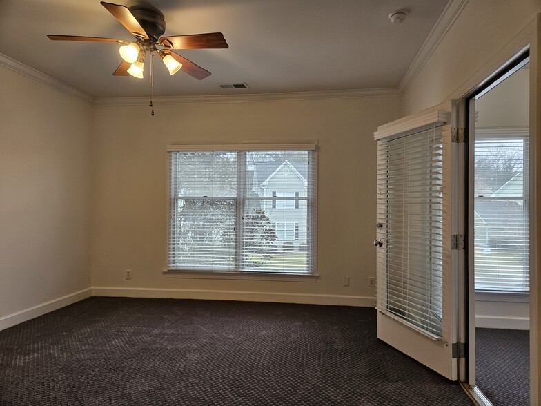 Building Photo - 2013 Clearfield Ln