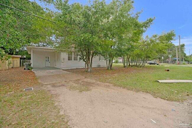 Building Photo - 1322 Wisteria Ave