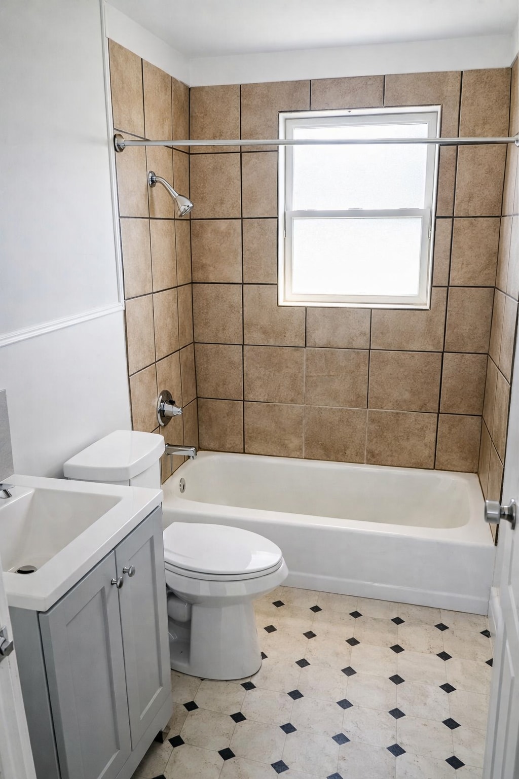 Building Photo - 1219 E Cherry St