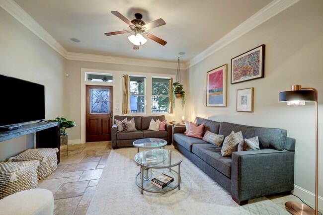 Building Photo - 1302 W 21st St