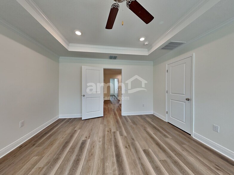 Building Photo - 27243 St Andrews Ave