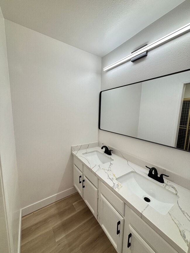 Building Photo - Single Story Palmdale Home