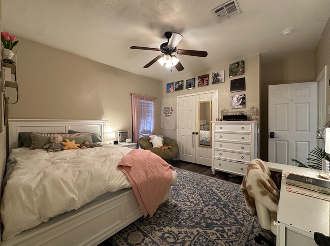 Building Photo - 221 Gurley Ln