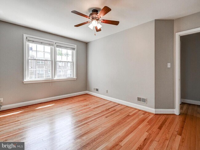 Building Photo - 111 Stanmore Rd