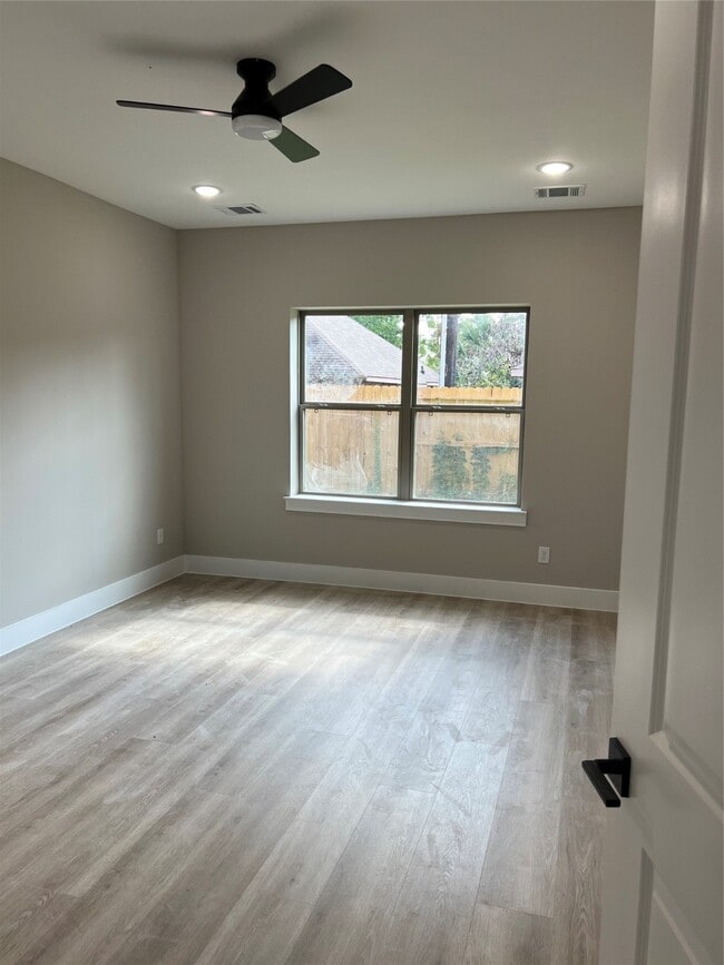 Building Photo - 2603 Piemonte Ave