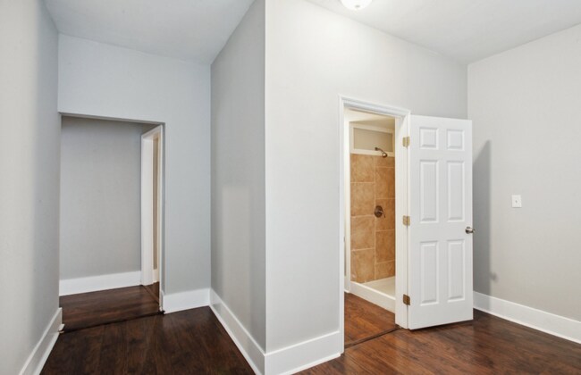 Building Photo - 1203 E 38th St