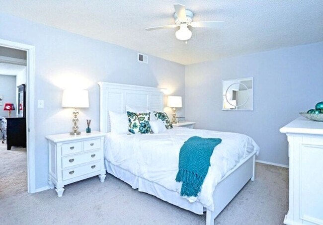 Building Photo - 4805 Park Towne Way