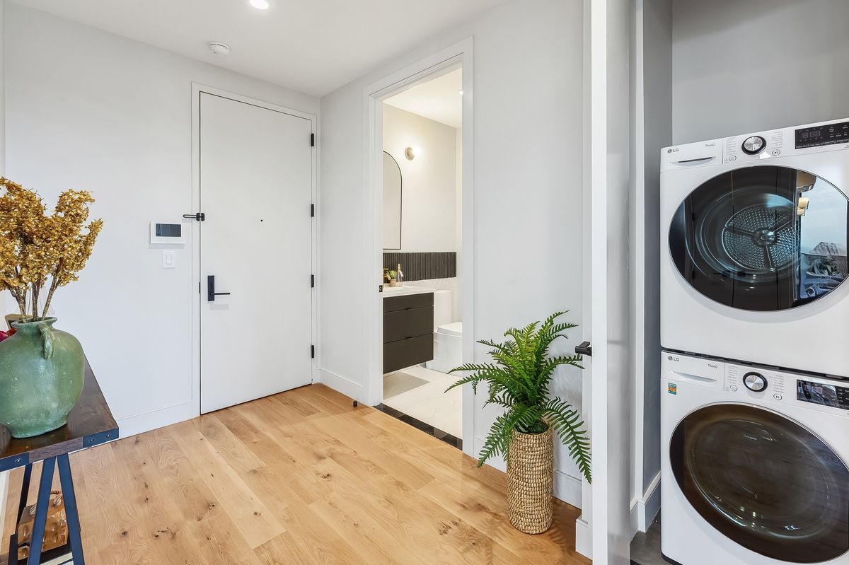 Building Photo - 1890 Pelham Pky