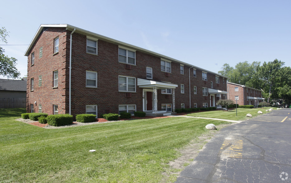 Building Photo - Burton Square Apartments