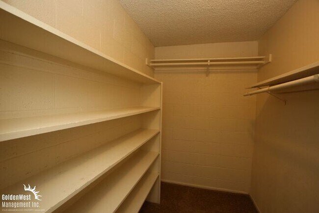 Building Photo - Cozy 1Bdm 1Ba Apartment with Pool Access in Central Las Vegas