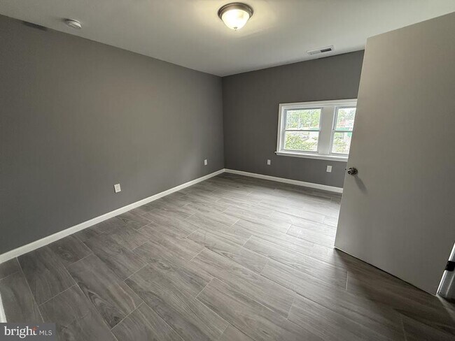 Building Photo - 178 Crosswicks Rd